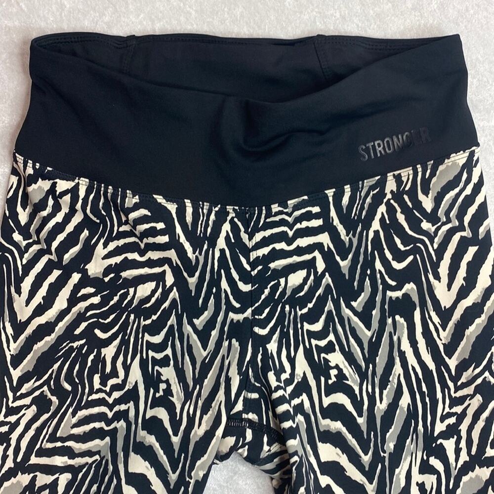 Stronger Black and White Zebra pattern Leggings Size S